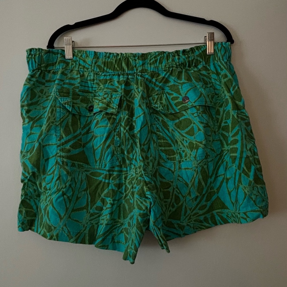 Kut from the Kloth Teal and Green Patterned Shorts - Picture 2 of 5